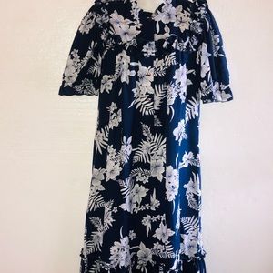 Made in Hawaii MuuMuu Dress Blue Floral Sz 14 B10